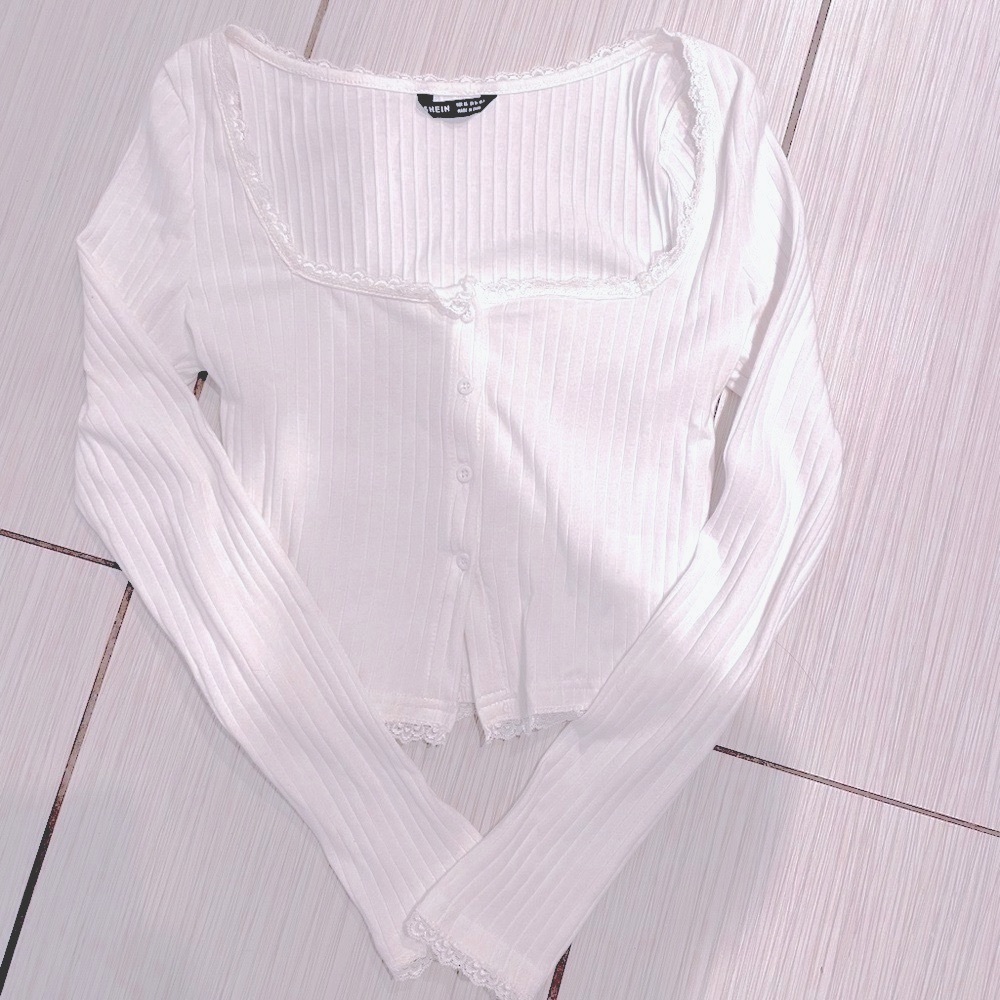 💀White Shein Button Up Crop Top Size 2 (XS/S)💀